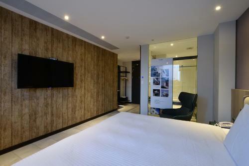 3 Door Hotel