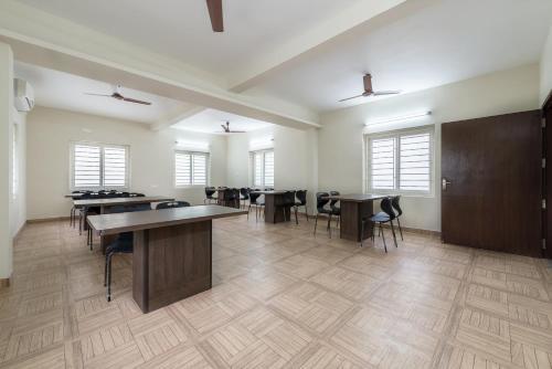 Bed & Breakfast Mount Kailash Suites