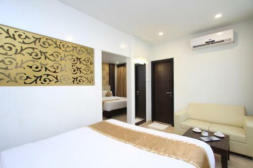 Hotel Ambaari Suites