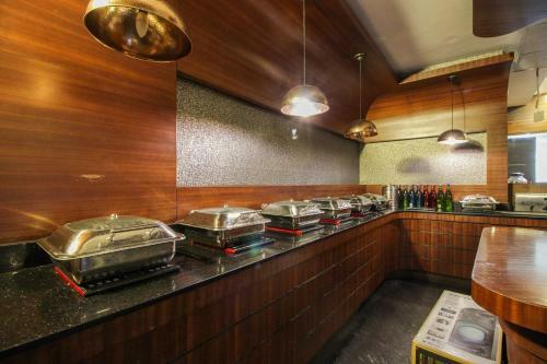 Hotel Ambaari Suites