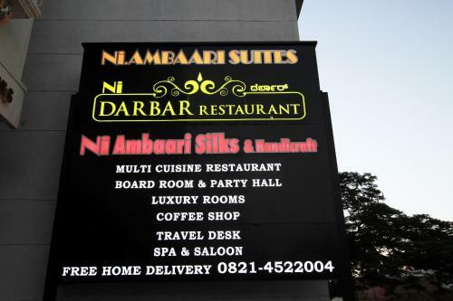 Hotel Ambaari Suites
