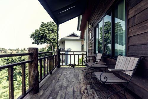 Hostal Bura Phat Resort