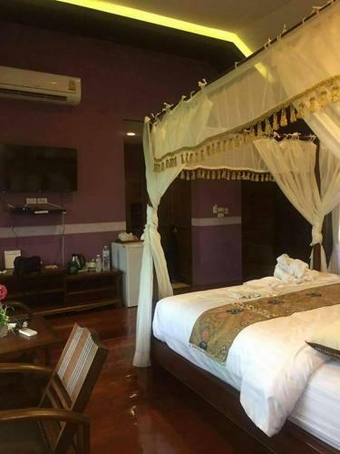 Hostal Bura Phat Resort