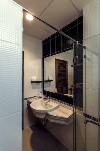 Hostal Bura Phat Resort