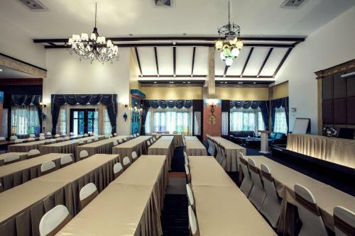 Hostal Bura Phat Resort