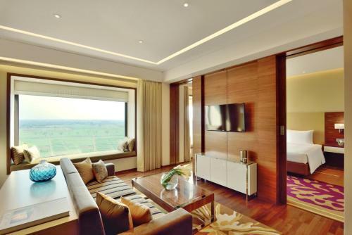 Hotel Courtyard By Marriott Raipur