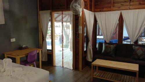 Hotel Lazy Hut