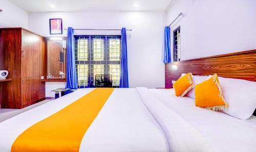 Hostal Adathara Auditorium Ap Residency