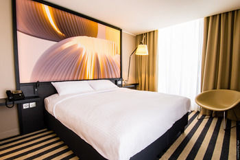 Simon Hotel