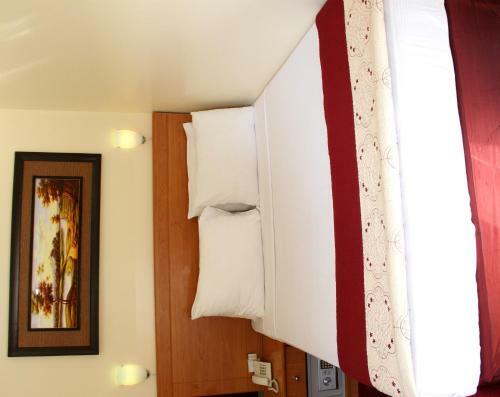 Al Ahrar Hotel