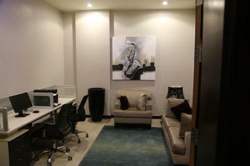 Apartamento Makarm Palm Hotel Suites