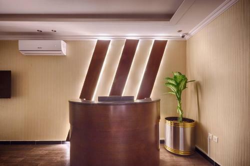Lavona Hotel
