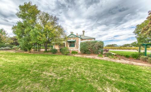 Hostal Barossa Vineyard Guesthouse