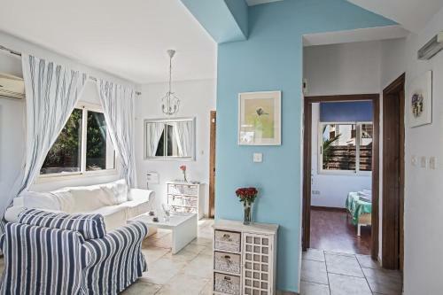 Sunny Coast Villa
