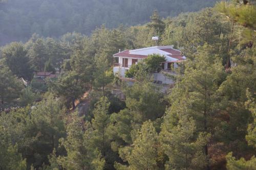 Moniatis Country House
