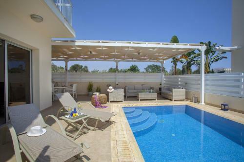 Villa Posidonas 3