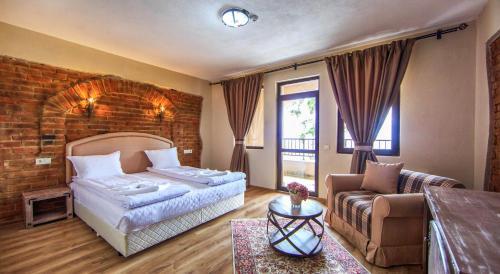 Valentina Castle Hotel & Spa