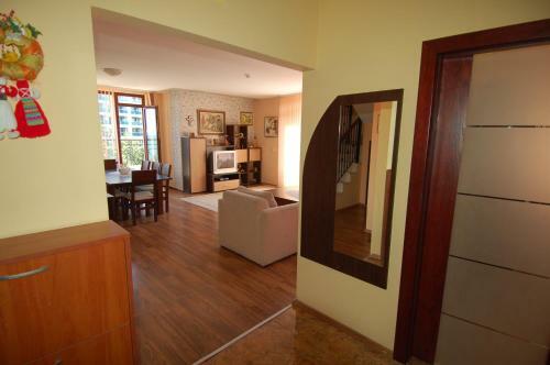 Apartamento Penthouse Iglika Front Beach