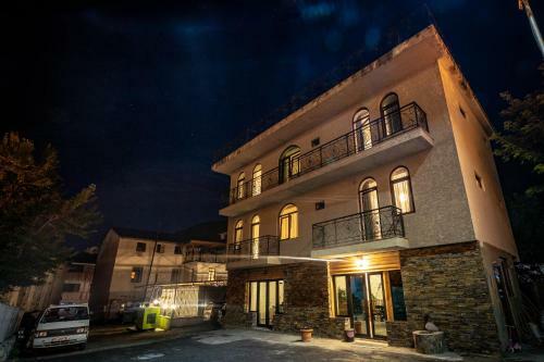 Hostal Guesthouse David Zhorzholiani
