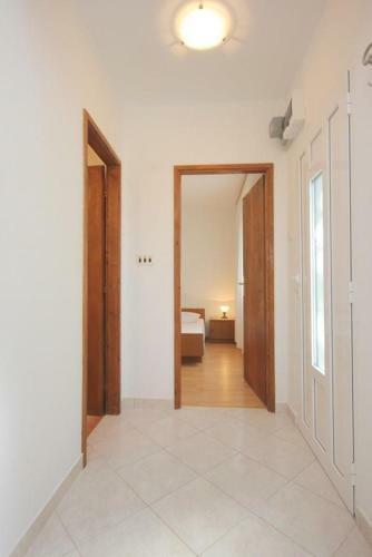 Holiday Home Uvala Rogacic 8887