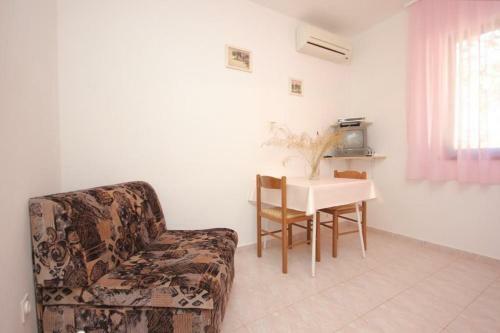 Holiday Home Uvala Rogacic 8889