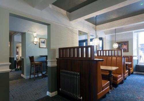 Hotel The Greyhound