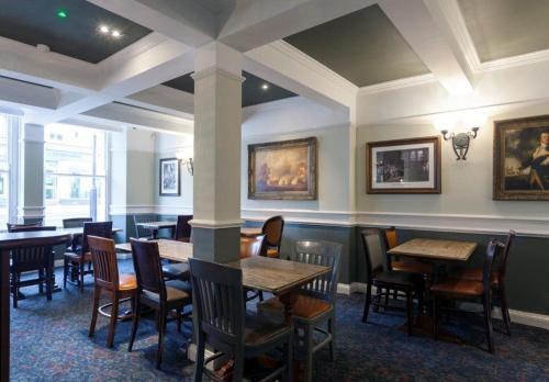 Hotel The Greyhound