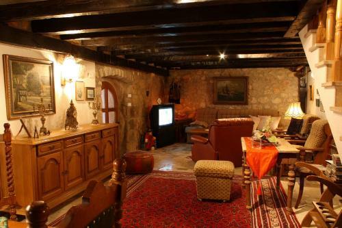 Three-bedroom Holiday Home In Bribir I