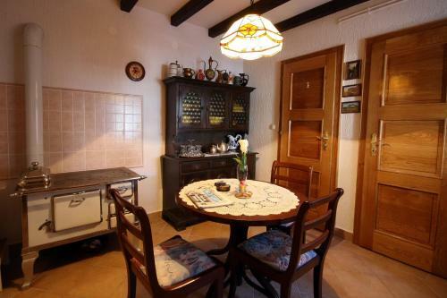 Three-bedroom Holiday Home In Bribir I