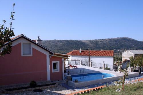 Three-bedroom Holiday Home In Bribir I