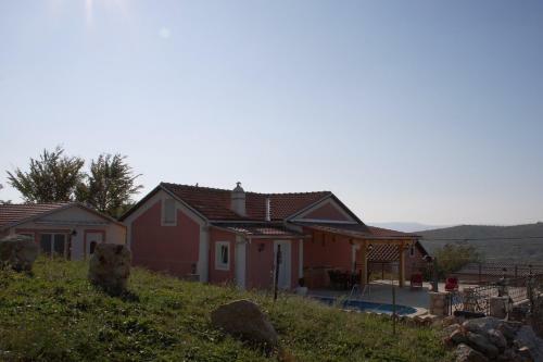 Three-bedroom Holiday Home In Bribir I