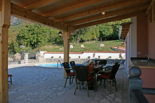 Three-bedroom Holiday Home In Bribir I