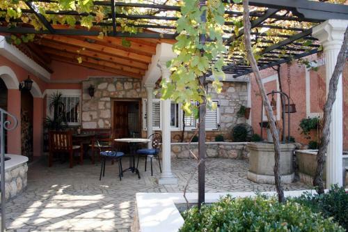 Three-bedroom Holiday Home In Bribir I