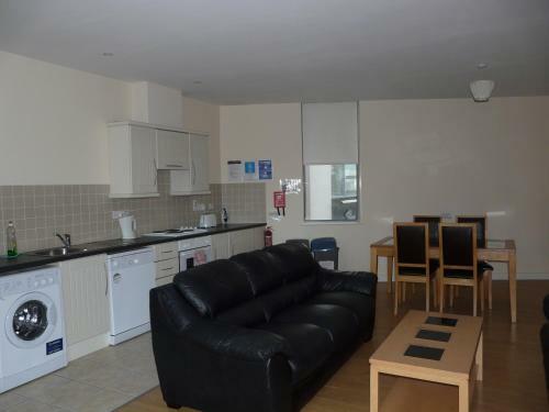 The Courtyard Apartments