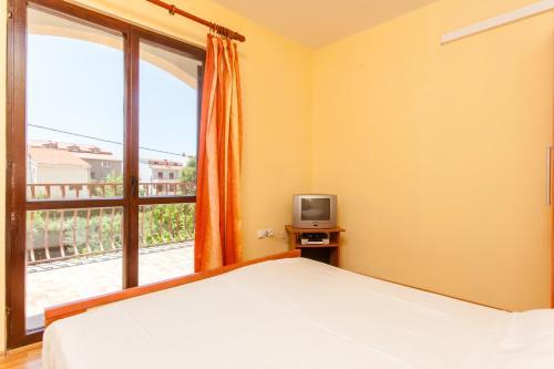 Apartments Mirko 3450