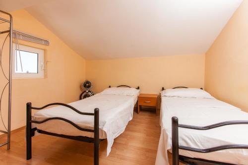 Apartments Mirko 3450