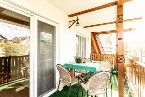 Three-bedroom Apartment In Heviz I