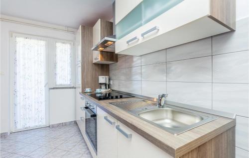 Two-bedroom Apartment Jurandvor 06