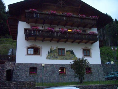 Hotel Albergo Garni' Laura