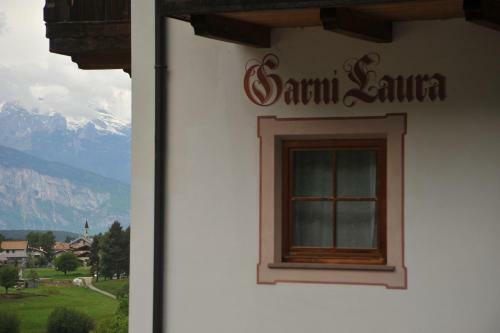 Hotel Albergo Garni' Laura