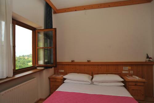 Hotel Albergo Garni' Laura