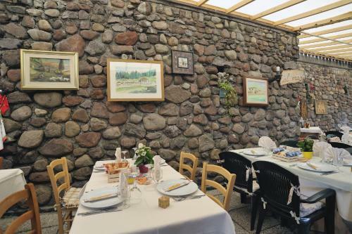 Hotel Albergo Garni' Laura