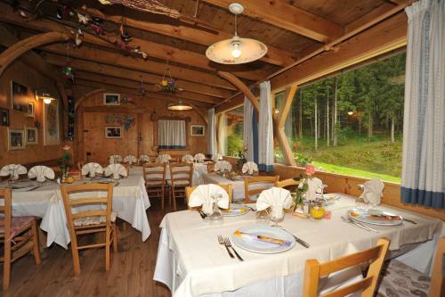 Hotel Albergo Garni' Laura