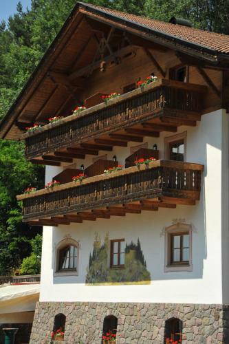 Hotel Albergo Garni' Laura