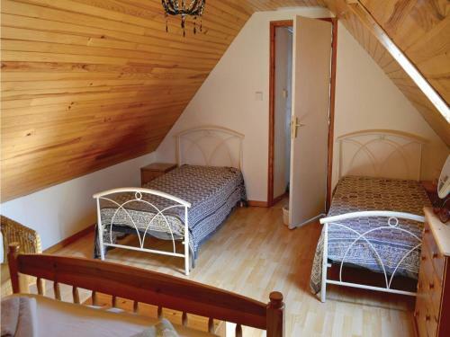 Holiday Home Lann�anou With A Fireplace 05
