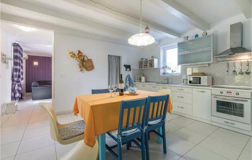 Holiday Home Zuzici VI