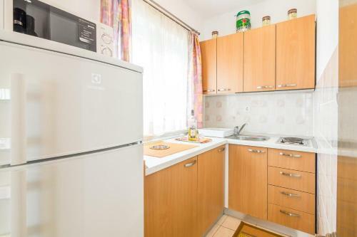 Apartment Arbanija 7543b