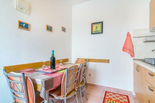 Apartment Arbanija 7543b