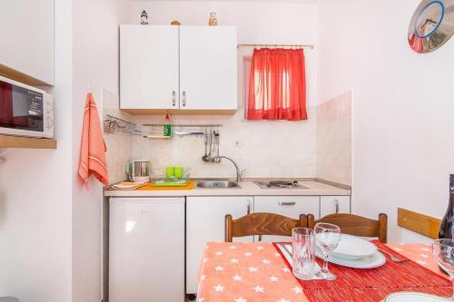 Apartment Arbanija 7543b