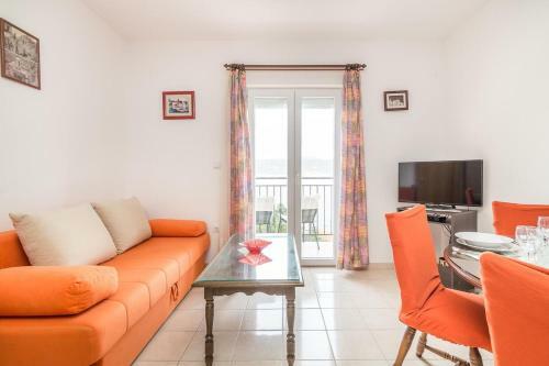 Apartment Arbanija 7543b